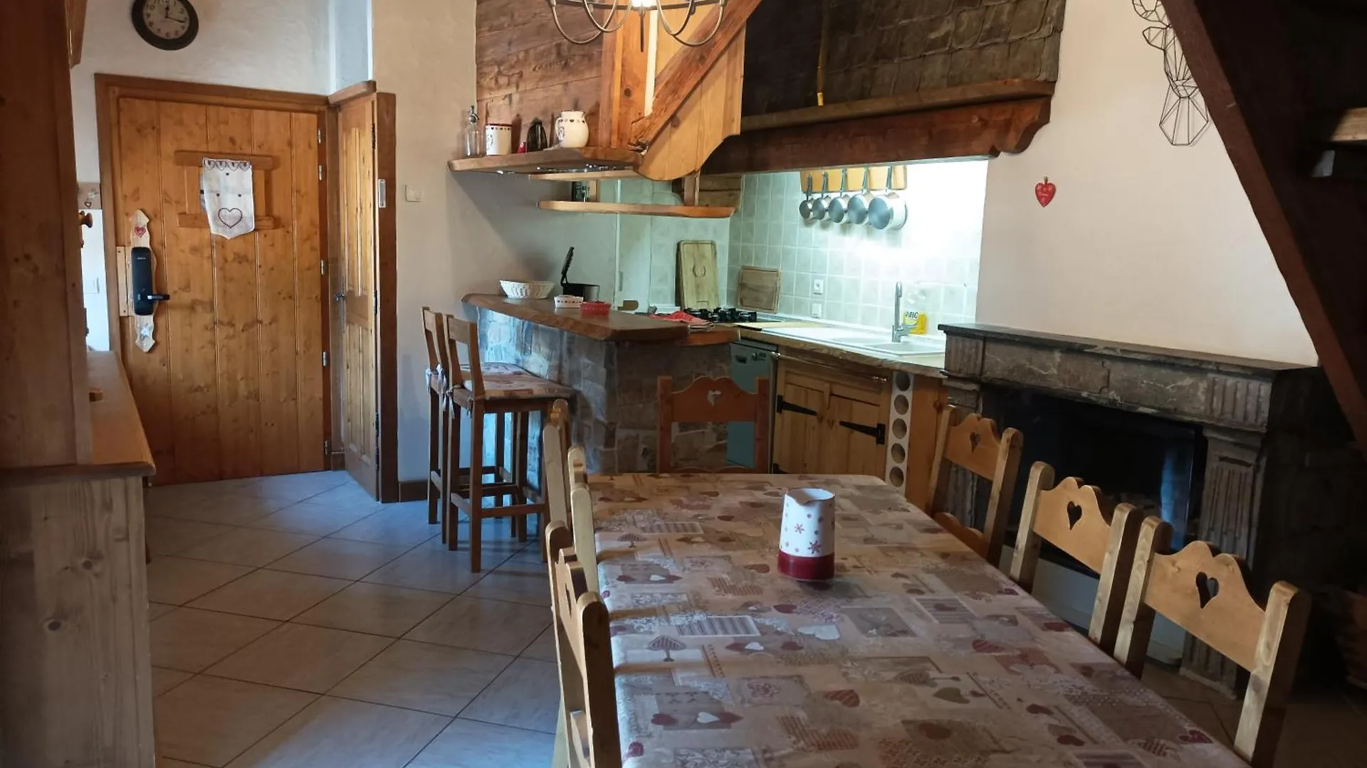 Villa La Ferme d'Henriette, à Samoëns 0*,